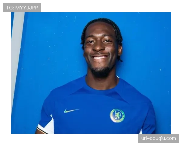 切尔西2-2布伦特福德，卡瓦略手抛球战术扳平比分，死球创新受关注