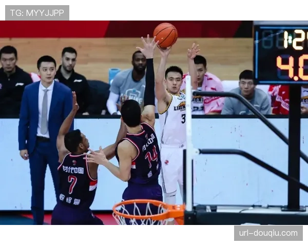 媒体圆桌预测:传统内线优势球队在三月面临节奏考验 媒体圆桌预测:传统内线优势球队在三月面临节奏考验